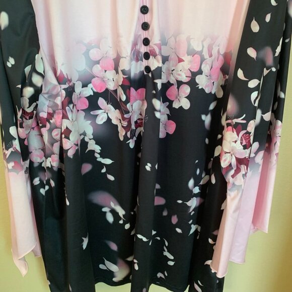 Plus Size Pink and Black Floral Blouse 3X - Picture 7 of 14